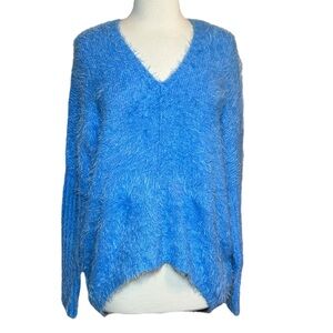 MARBLE V-Neck Fuzzy Eyelash Fringe Hi Low Hem Relaxed fit Blue Sweater sz Large
